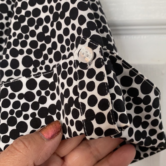 George button down shirt in a black white circle pattern. Size XL ((16/1… - Picture 6 of 8
